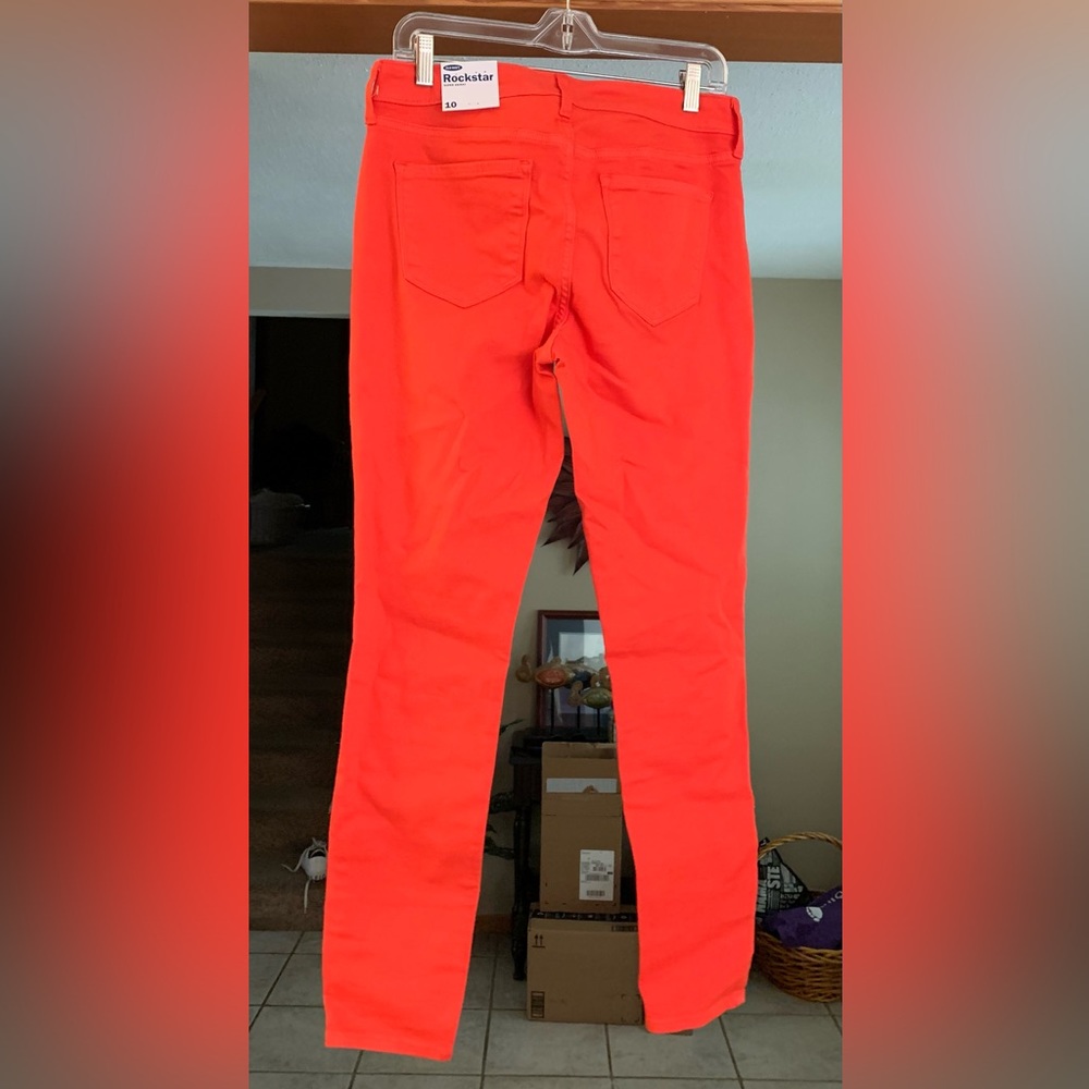 New with Tags!  Old Navy Rockstar Super Skinny. Super cute!!